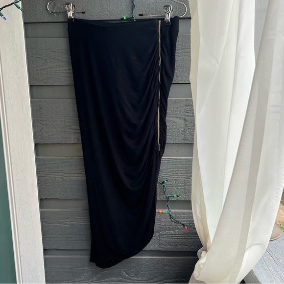 Guess skirt with gold zipper - Picture 2 of 7